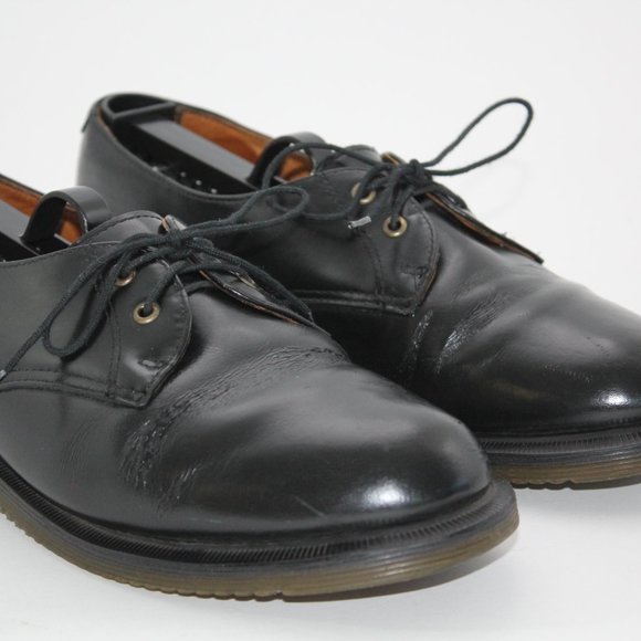 Dr. Martens BROOK IN RED, Men's Fashion, Activewear on Carousell